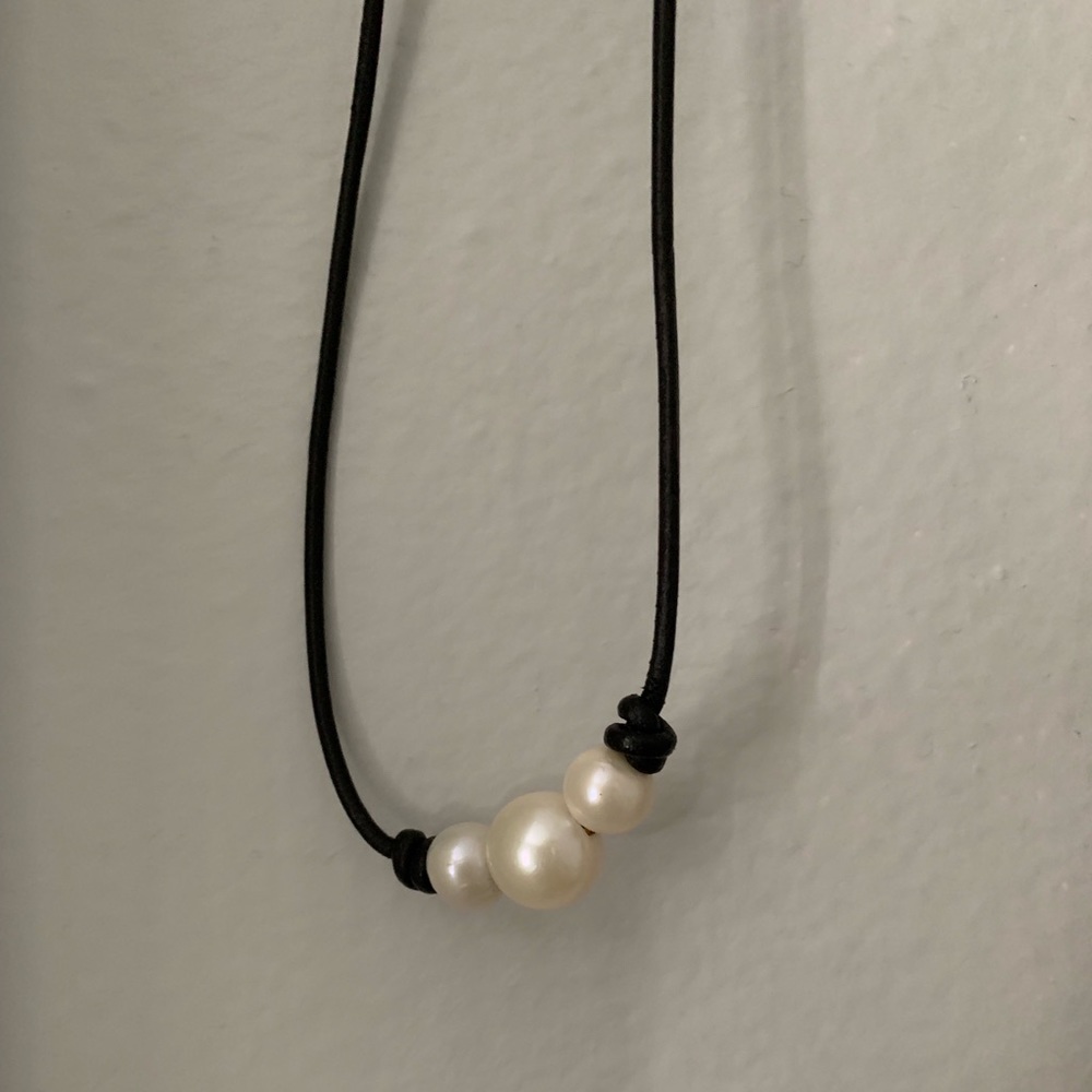 Seaside Pearls, 3 Pearl & Leather Necklace